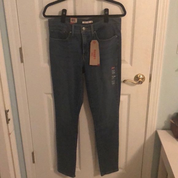 Levi's Denim - Brand new Levi brand skinny jeans jeggings